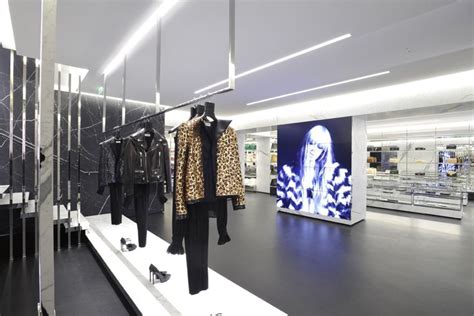 ysl 店面|Saint Laurent官方網上專門店 .